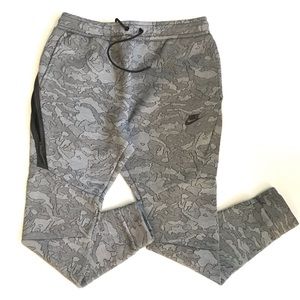 Nike Tech Camo Joggers